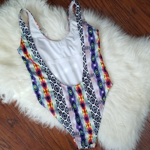 Blooming Jelly Hi Cut One Piece Bathingsuit - Picture 2 of 7